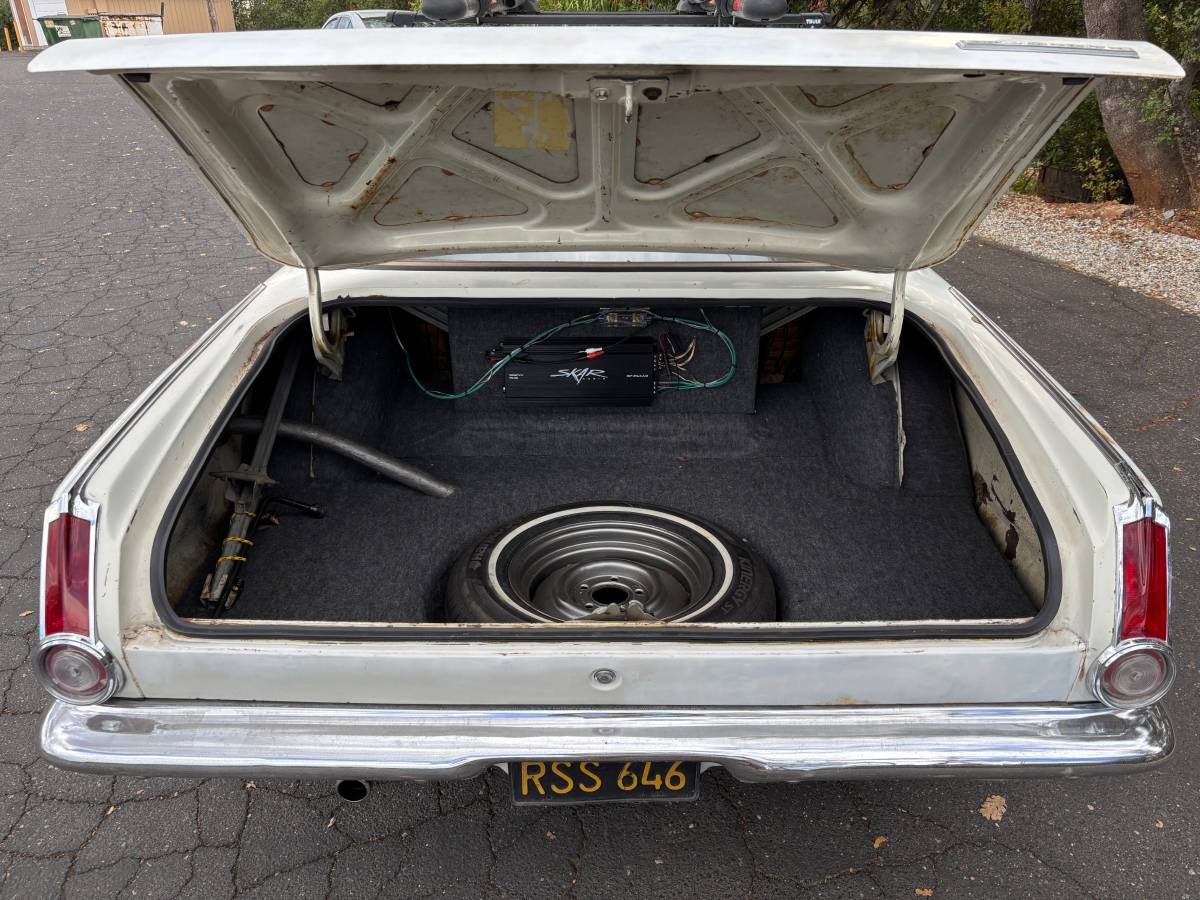 Plymouth-valiant-1965-white-3