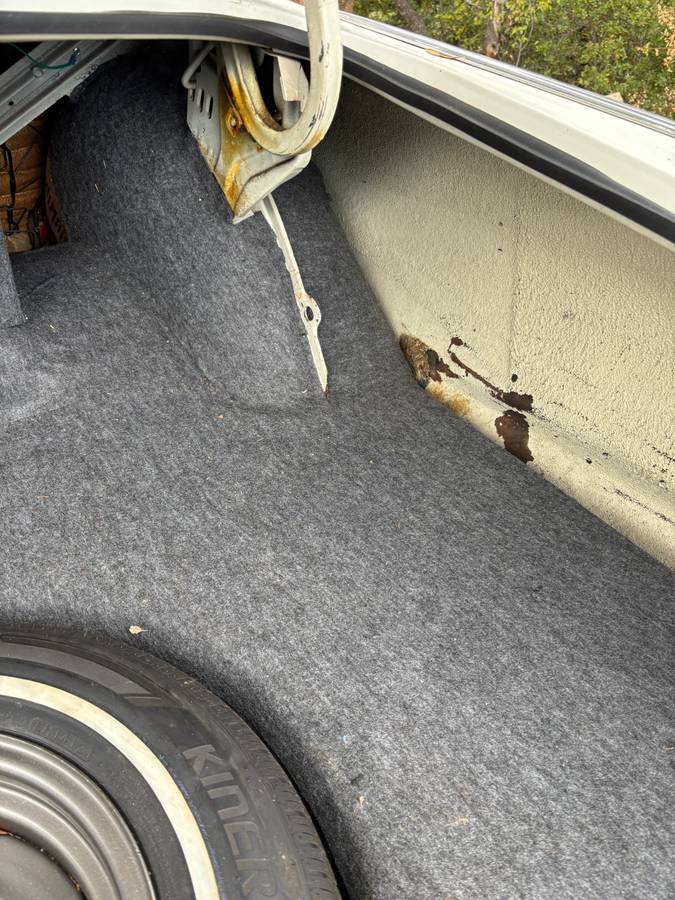 Plymouth-valiant-1965-white-4