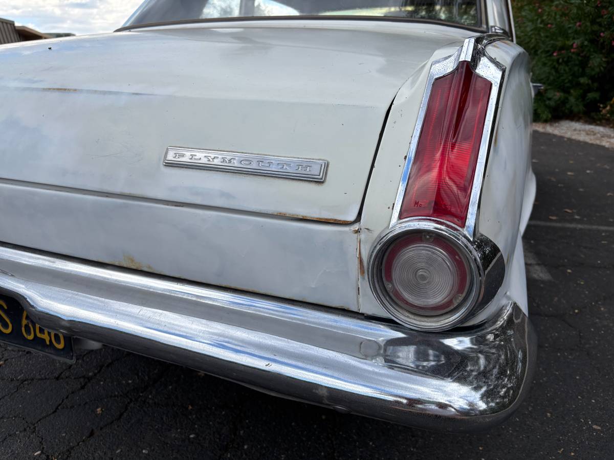Plymouth-valiant-1965-white-7