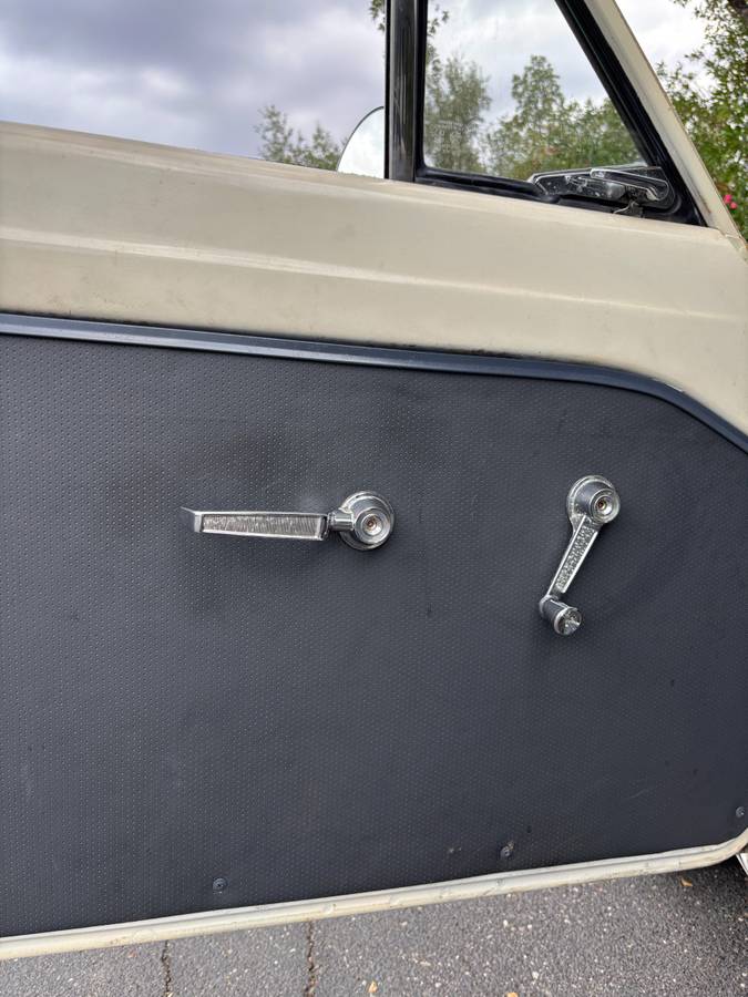 Plymouth-valiant-1965-white-9