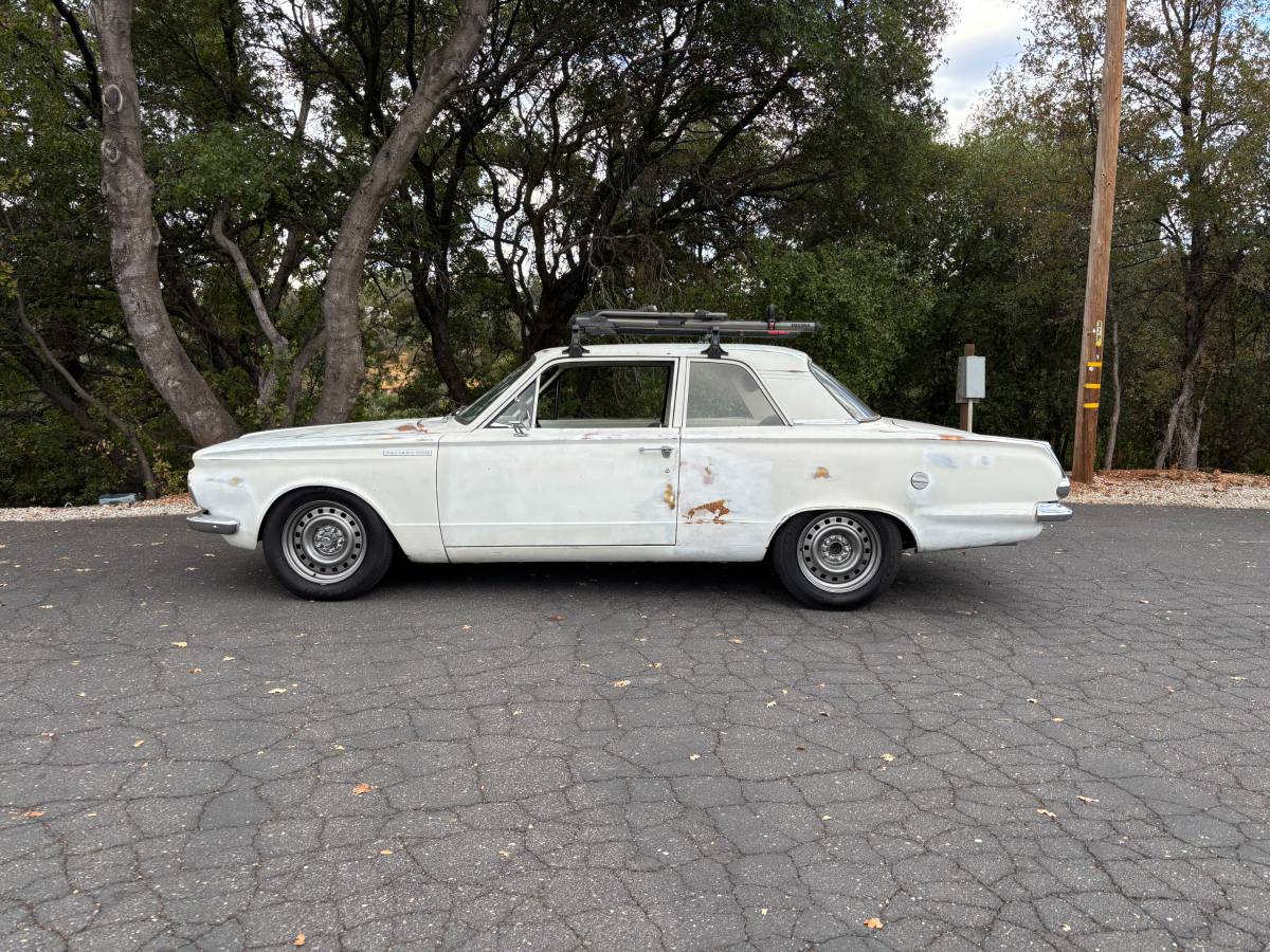Plymouth-valiant-1965-white