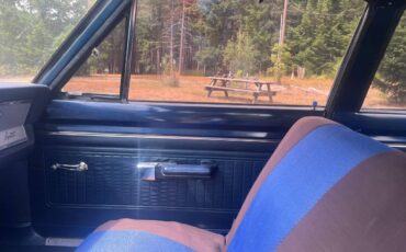 Plymouth-valiant-1967-blue-2