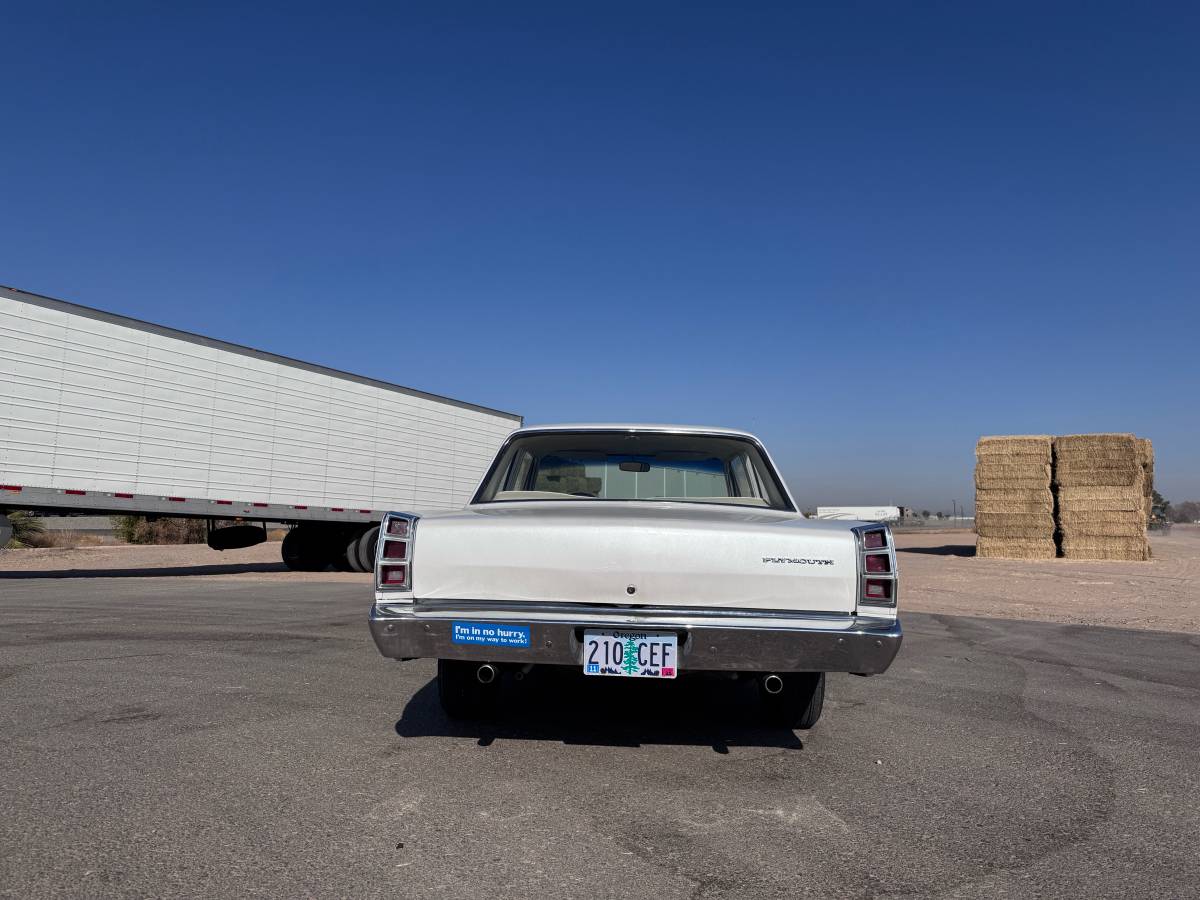 Plymouth-valiant-1968-white-110