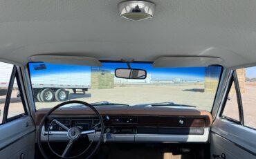 Plymouth-valiant-1968-white-38