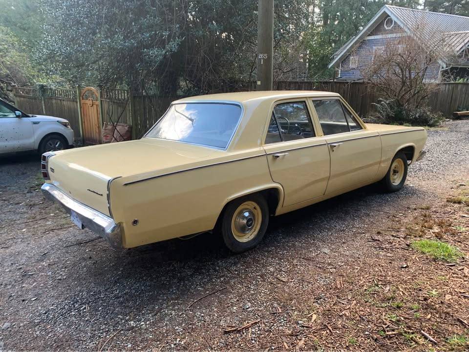 Plymouth-valiant-1968-yellow-3
