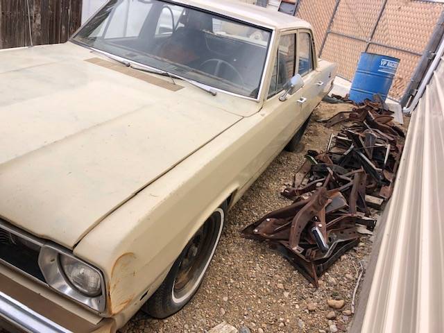Plymouth-valiant-1974-white-3