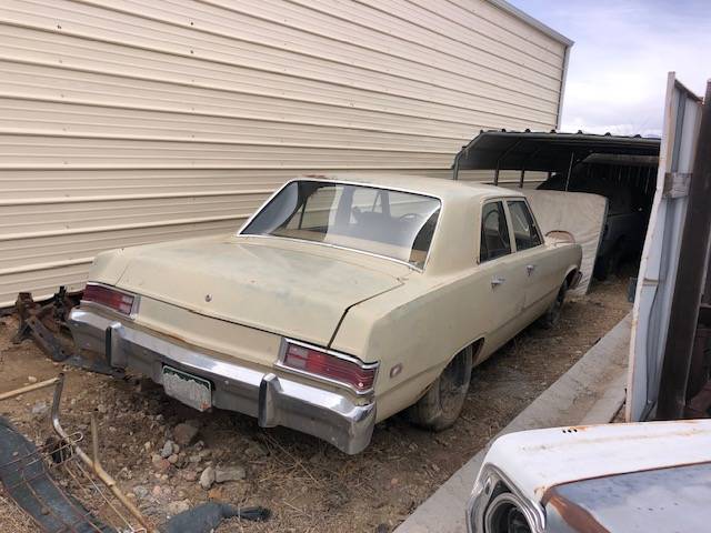 Plymouth-valiant-1974-white