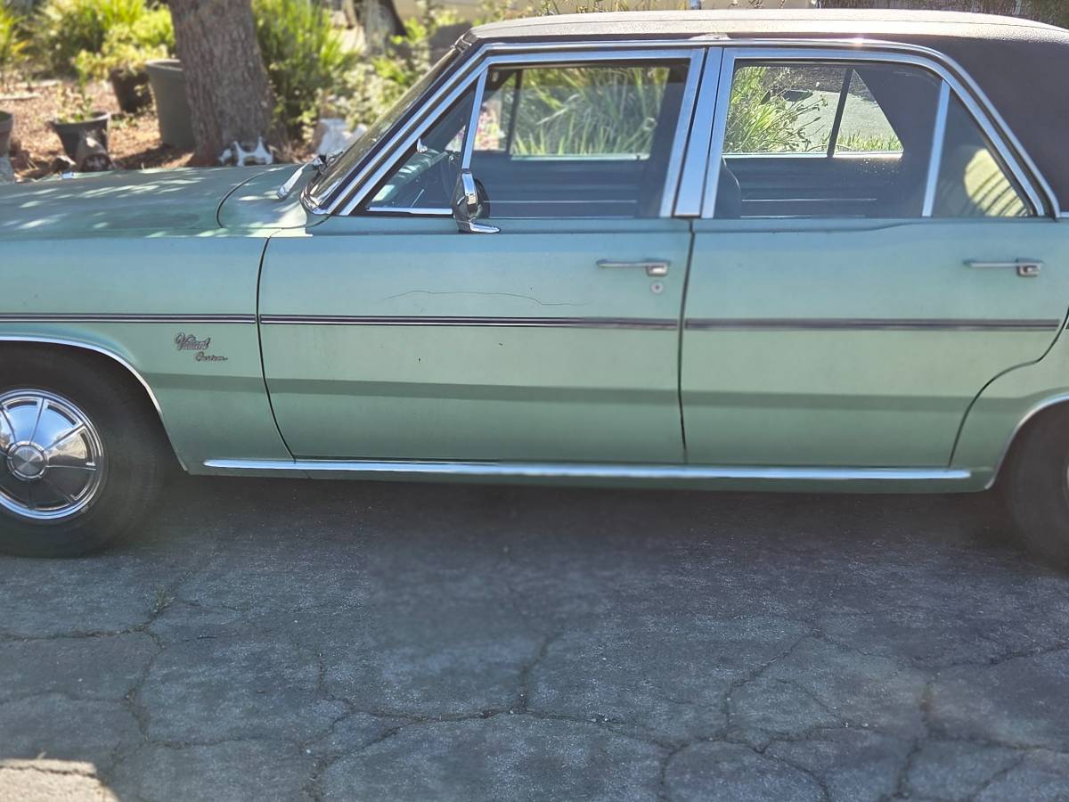 Plymouth-valiant-1975-green-1