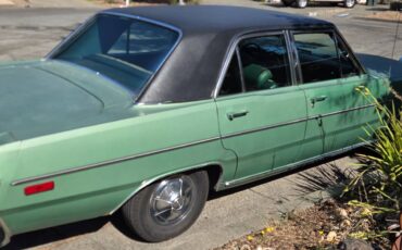 Plymouth-valiant-1975-green-3