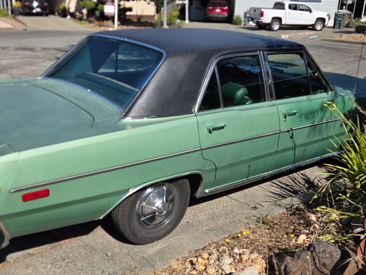 Plymouth-valiant-1975-green-3
