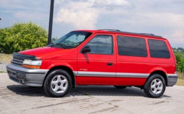 Plymouth-voyager-1995-red-2