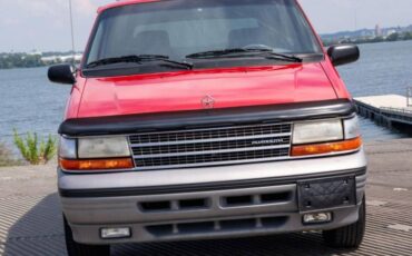 Plymouth-voyager-1995-red-3