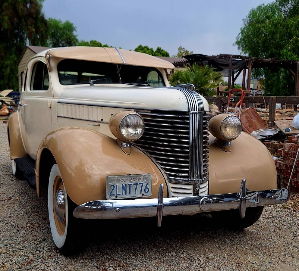 Pontiac-1938-2