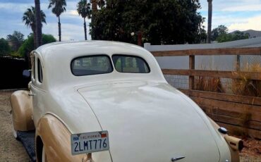 Pontiac-1938-3