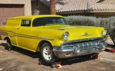 Pontiac-1957-yellow-2