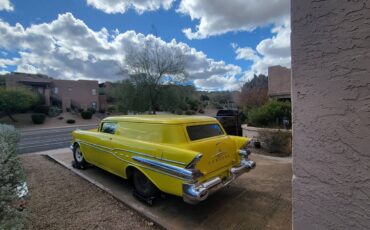 Pontiac-1957-yellow-3