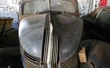 Pontiac-4-door-sedan-1937-black-12