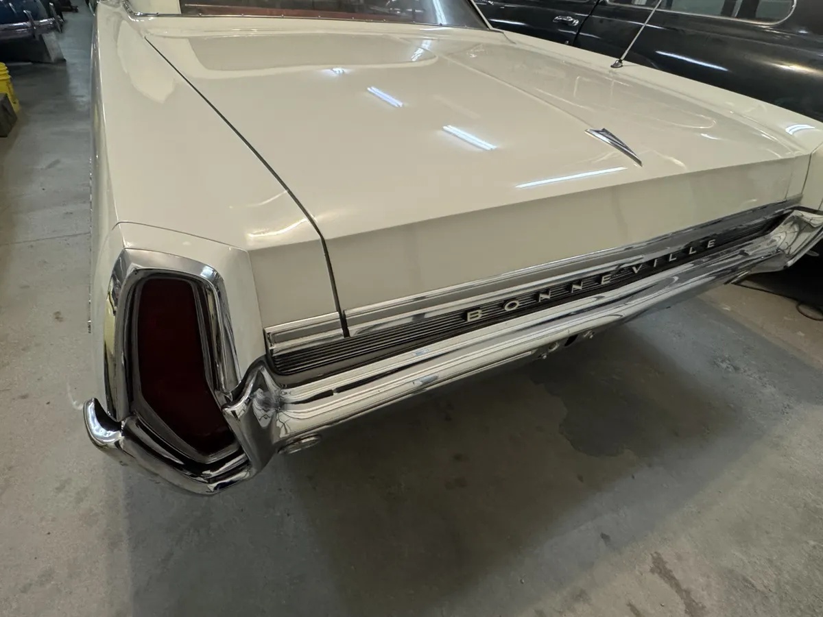 Pontiac-Bonneville-1964-1