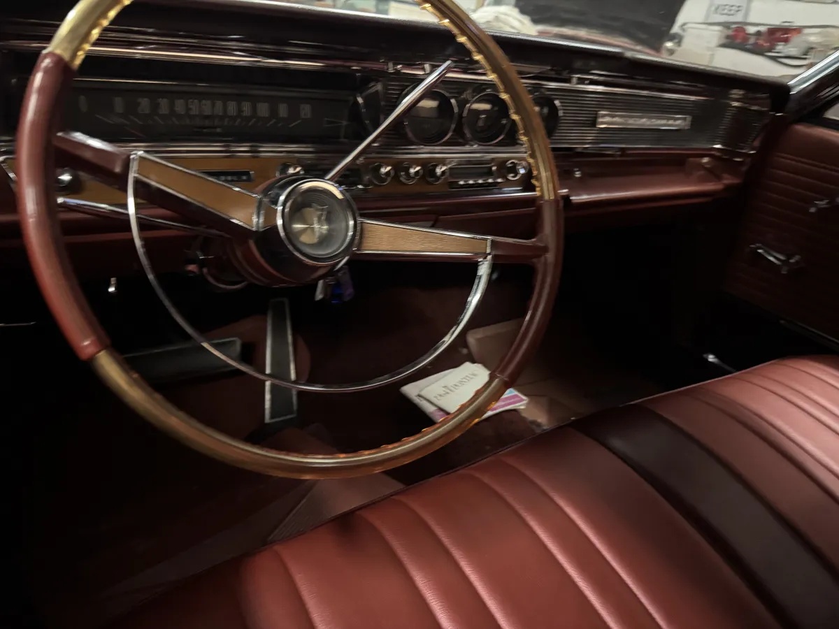 Pontiac-Bonneville-1964-3