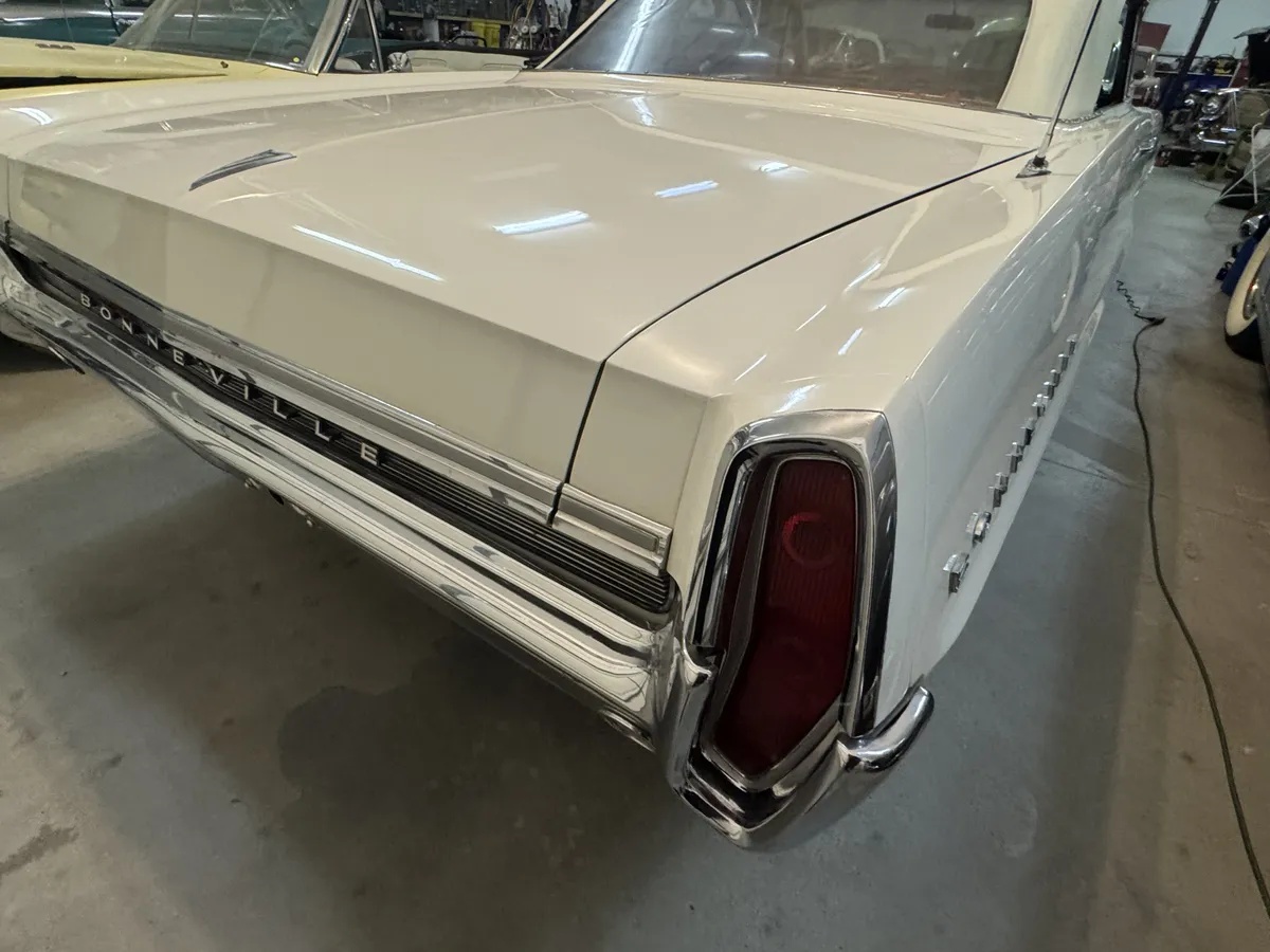 Pontiac-Bonneville-1964-8