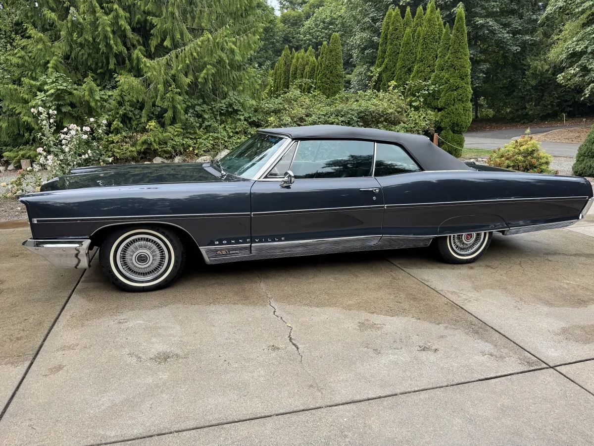Pontiac-Bonneville-1966-Blue-Charcoal-Black-10
