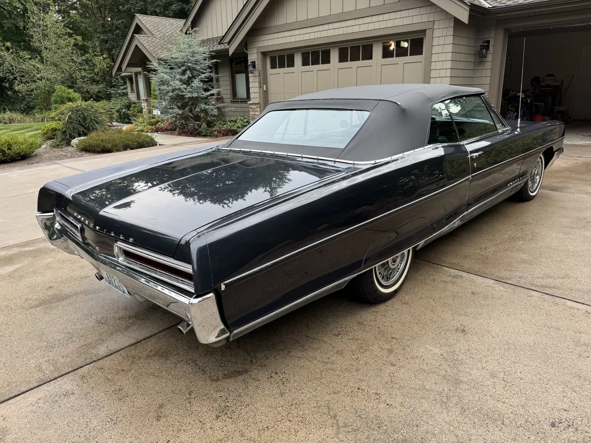 Pontiac-Bonneville-1966-Blue-Charcoal-Black-12