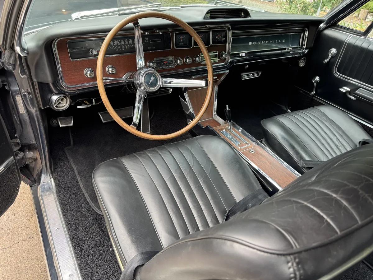 Pontiac-Bonneville-1966-Blue-Charcoal-Black-14