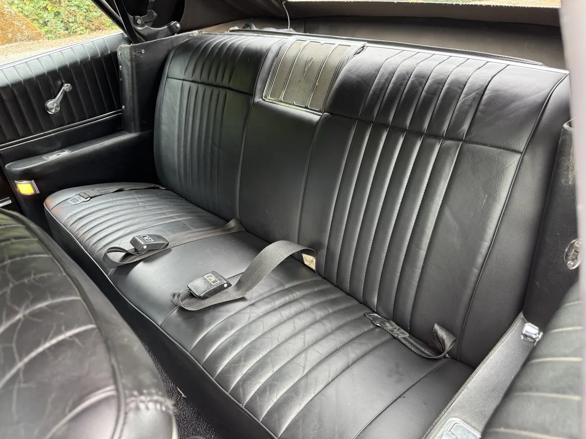 Pontiac-Bonneville-1966-Blue-Charcoal-Black-2
