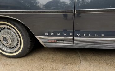Pontiac-Bonneville-1966-Blue-Charcoal-Black-4