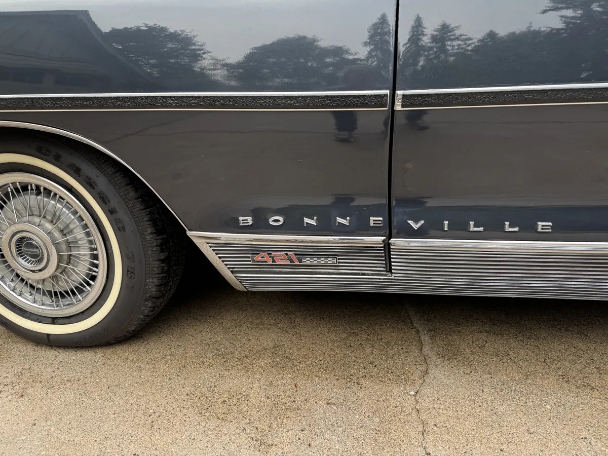 Pontiac-Bonneville-1966-Blue-Charcoal-Black-4