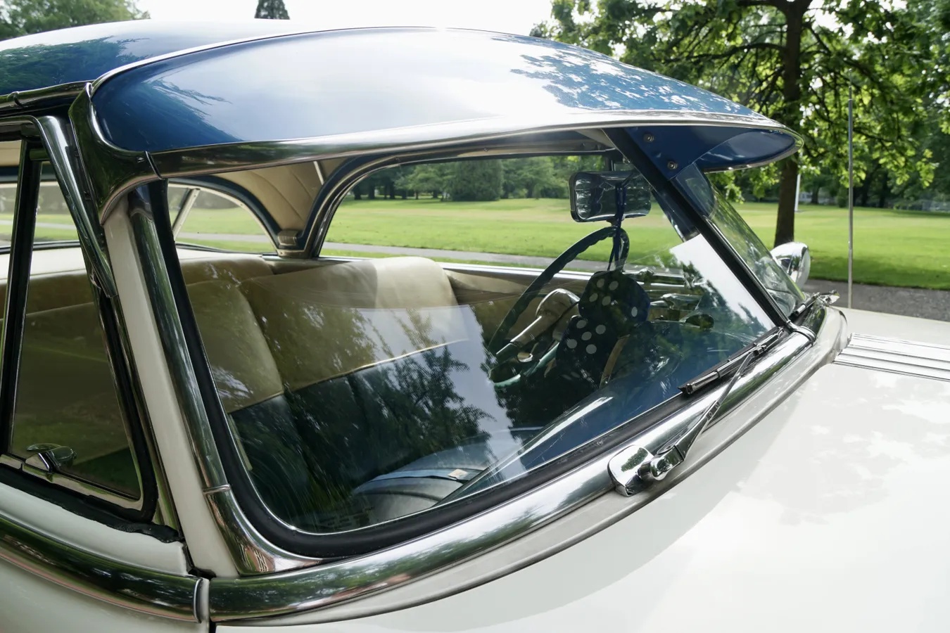 Pontiac-Catalina-1951-White-Blue-17