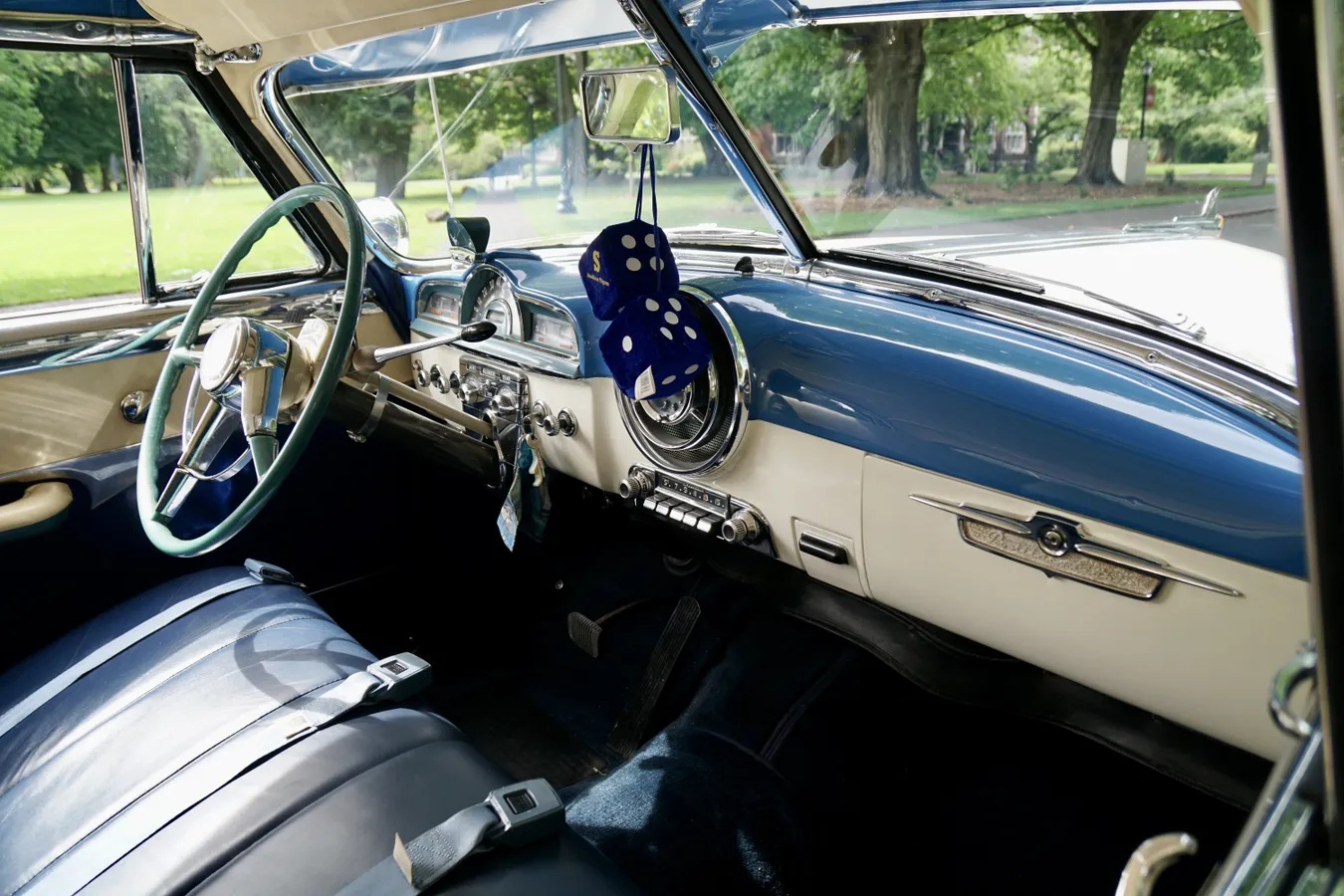 Pontiac-Catalina-1951-White-Blue-18