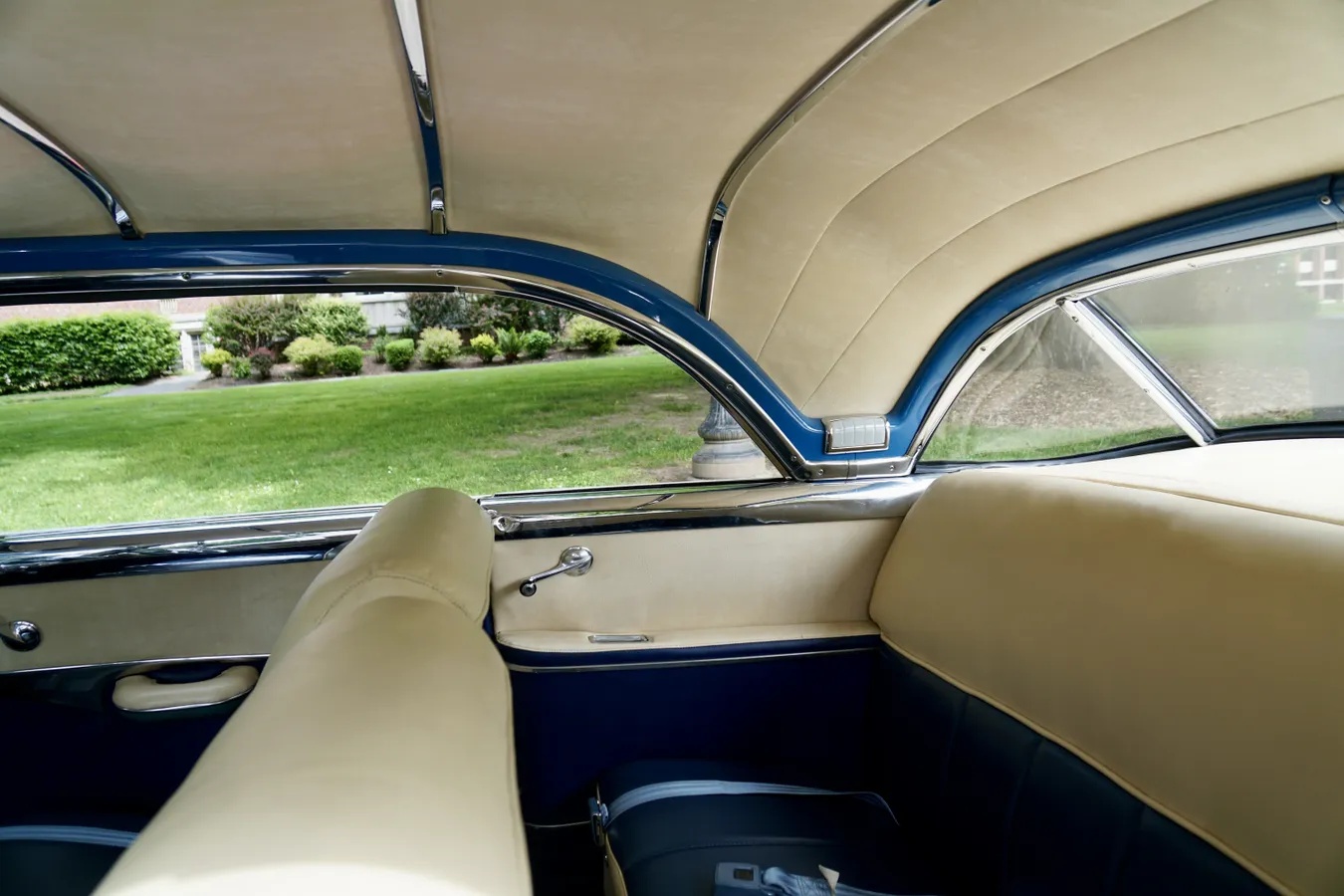 Pontiac-Catalina-1951-White-Blue-2