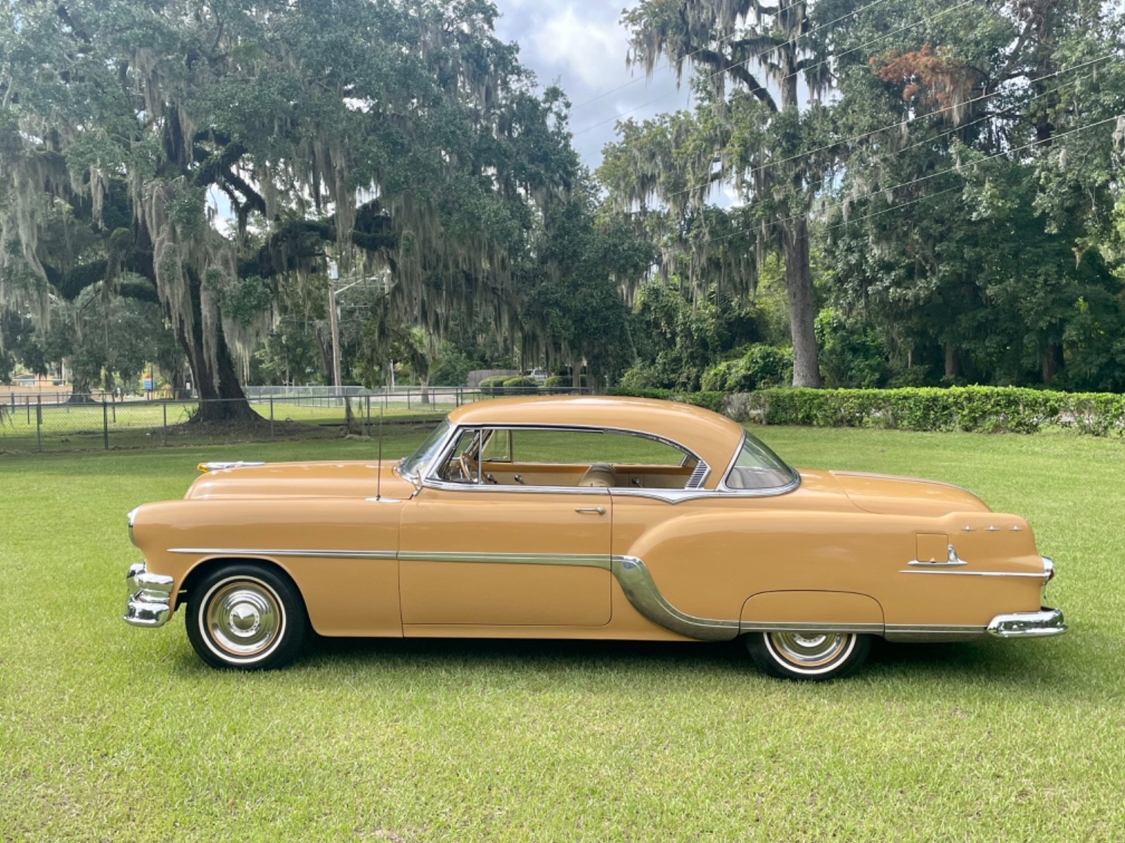 Pontiac-Catalina-1954-Coupe-2