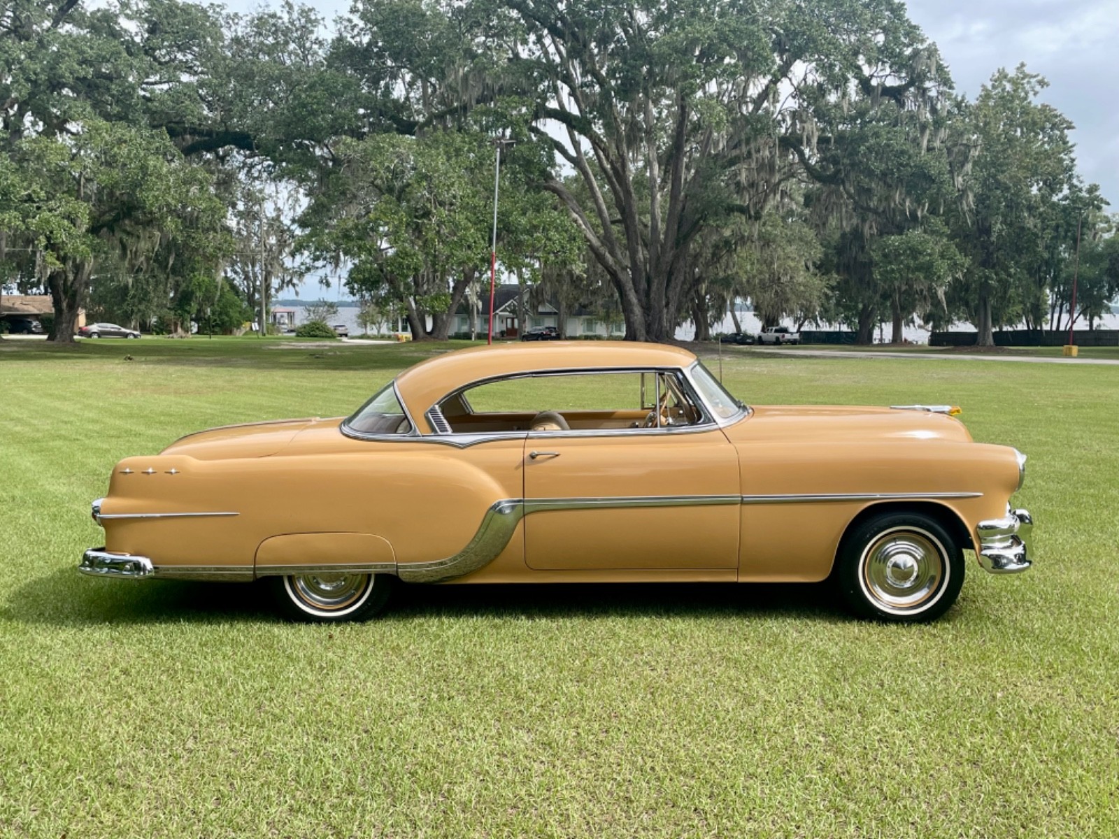Pontiac-Catalina-1954-Coupe-5