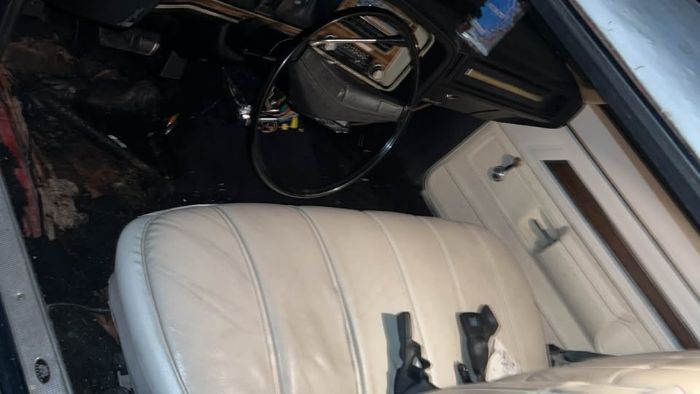 Pontiac-Catalina-1975-BlueWhite-top-White-4