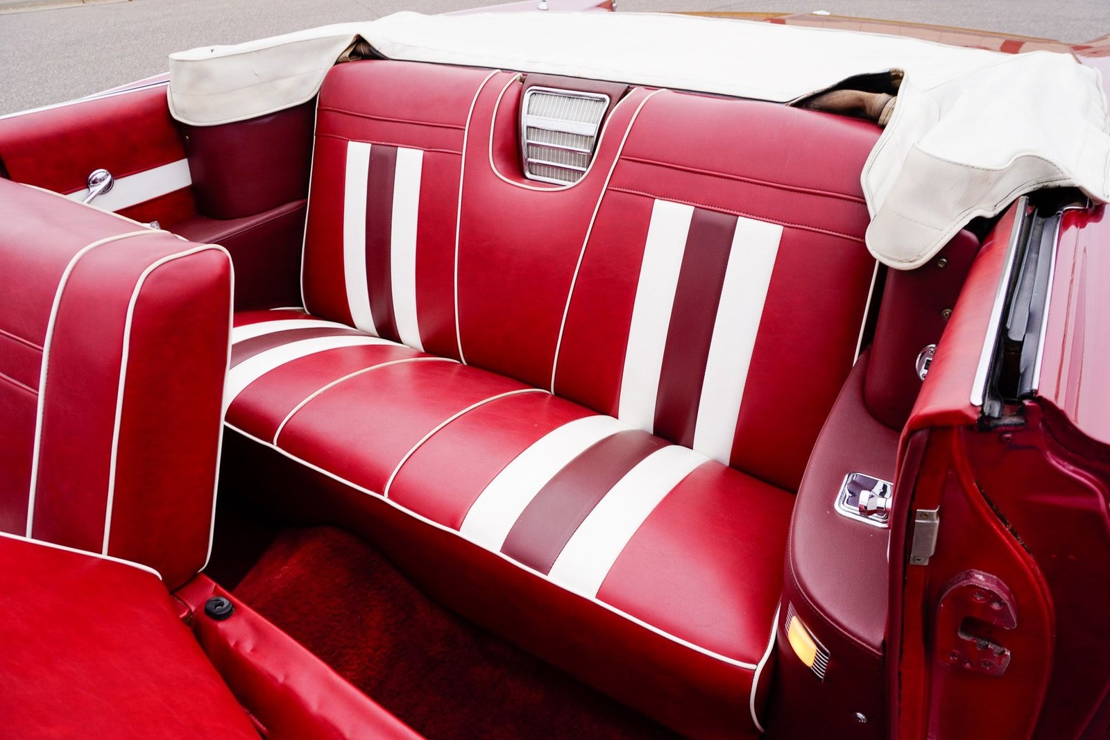 Pontiac-Catalina-Convertible-1963-Convertible-12