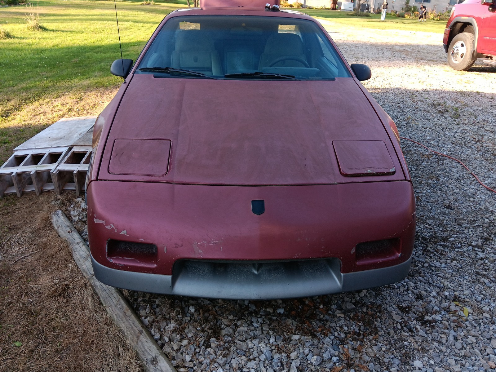 Pontiac-Fiero-1987-Coupe-12