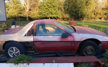 Pontiac-Fiero-1987-Coupe-2