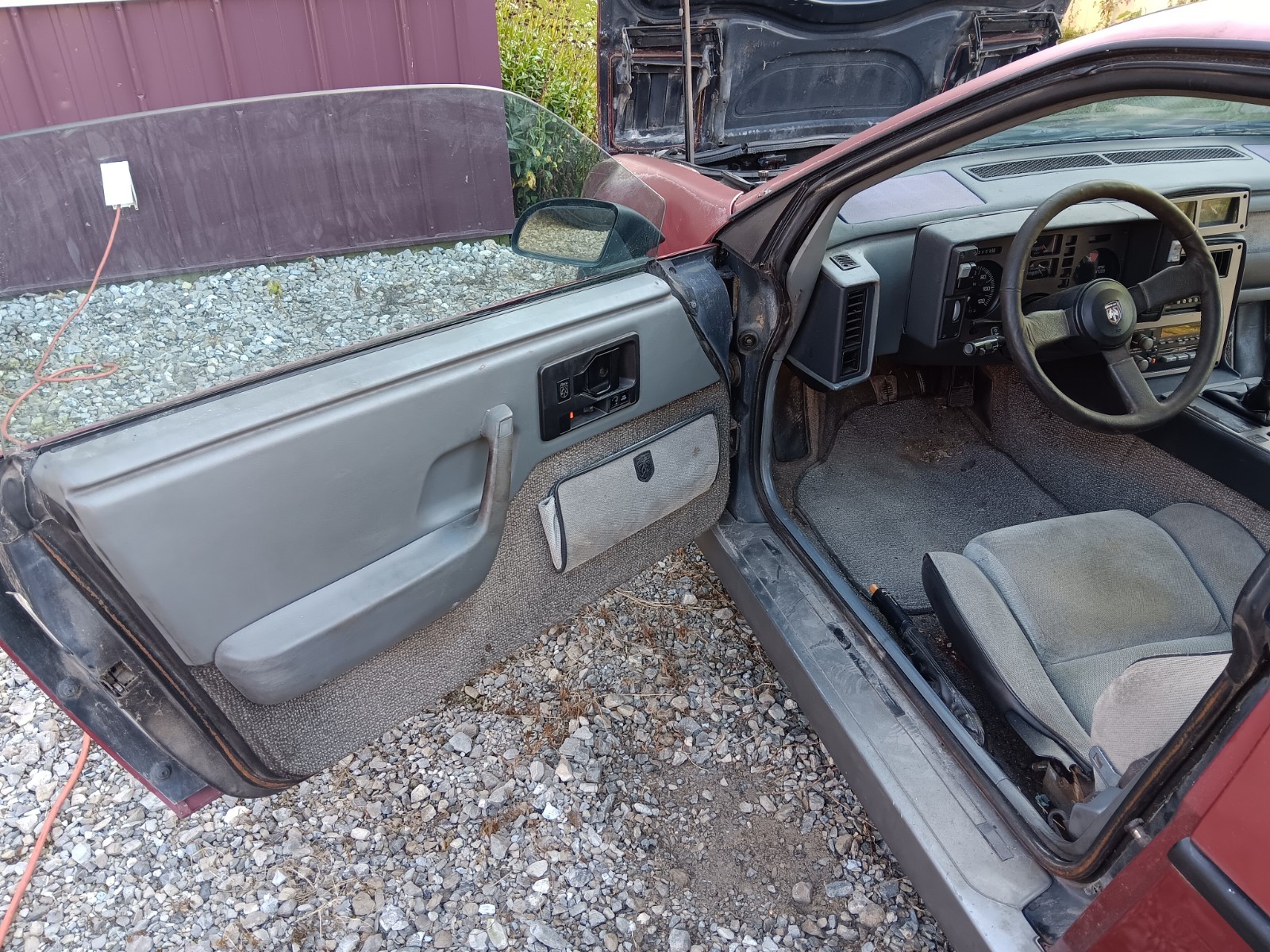 Pontiac-Fiero-1987-Coupe-9