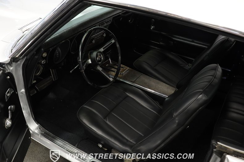 Pontiac-Firebird-1968-Silver-Black-2