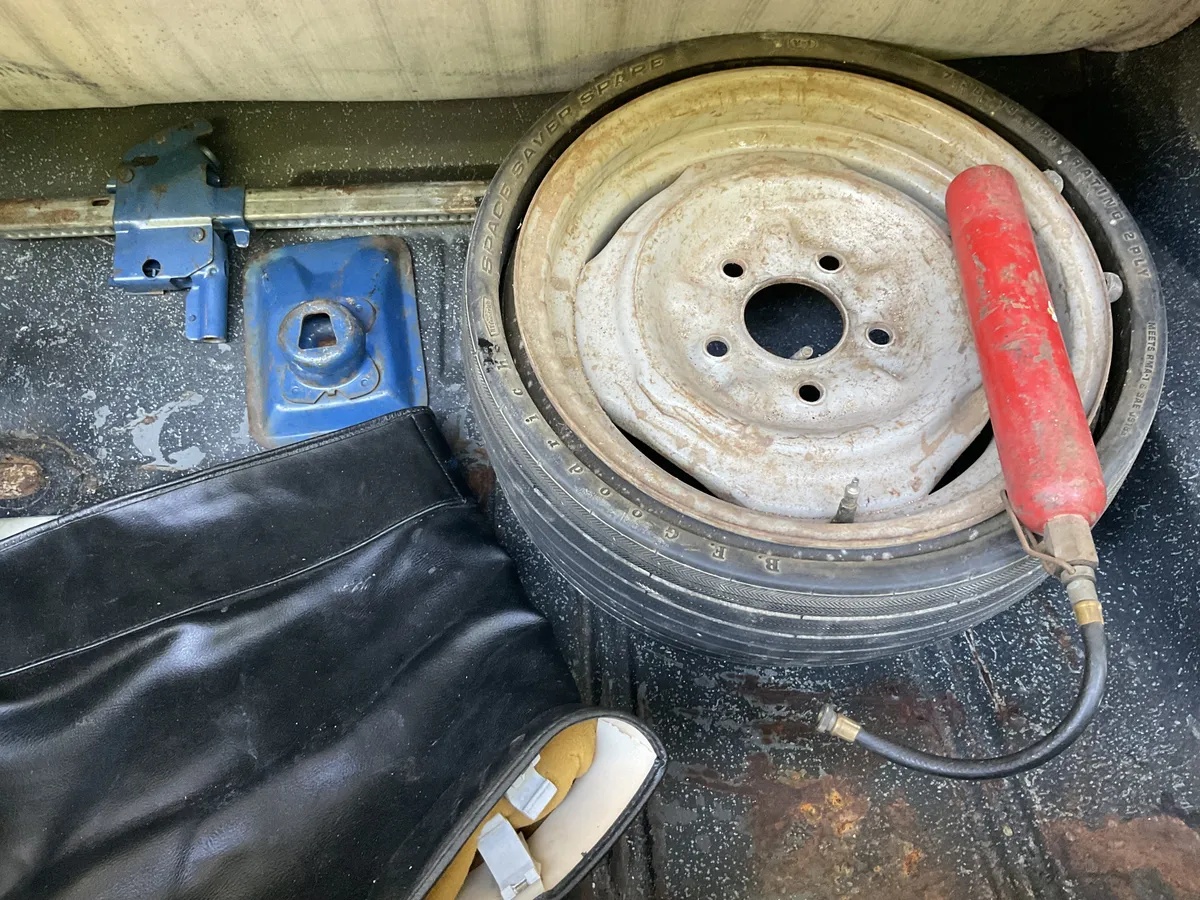 Pontiac-Firebird-1968-White-Black-7