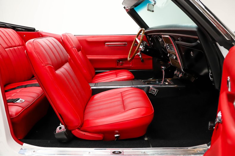 Pontiac-Firebird-1968-White-Red-Deluxe-1