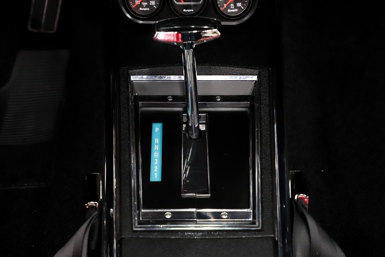 Pontiac-Firebird-1968-White-Red-Deluxe-21