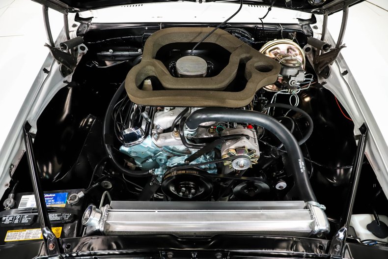 Pontiac-Firebird-1968-White-Red-Deluxe-22