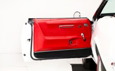 Pontiac-Firebird-1968-White-Red-Deluxe-24