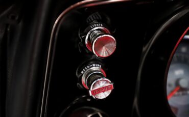 Pontiac-Firebird-1968-White-Red-Deluxe-34