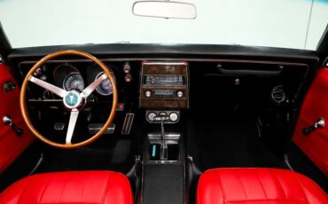 Pontiac-Firebird-1968-White-Red-Deluxe-37