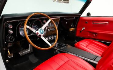 Pontiac-Firebird-1968-White-Red-Deluxe-42