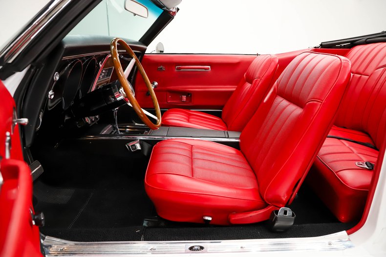 Pontiac-Firebird-1968-White-Red-Deluxe-45